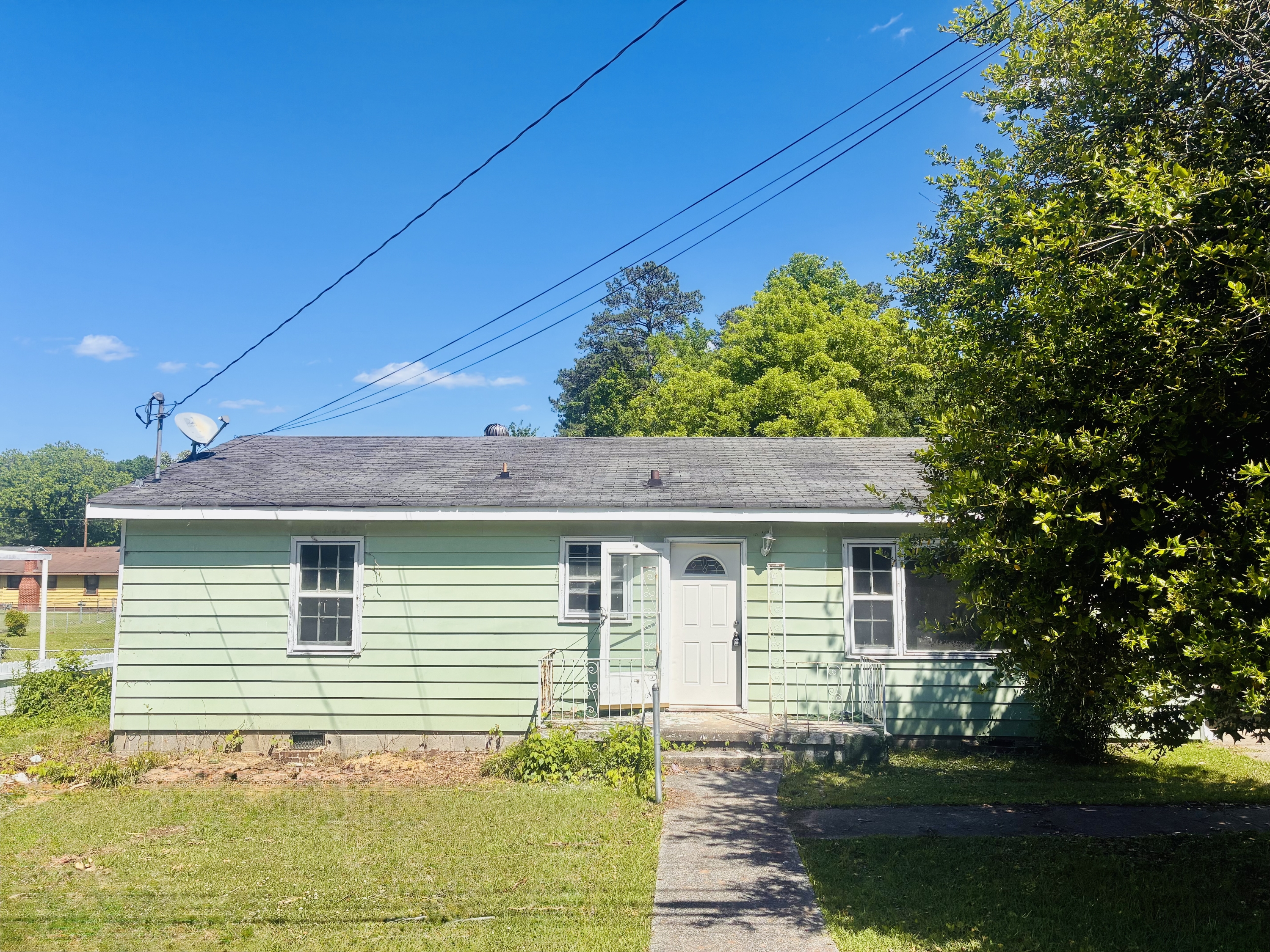 806 Miller Avenue